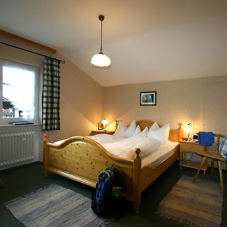 Gaestehaus Alpin Apartamento *