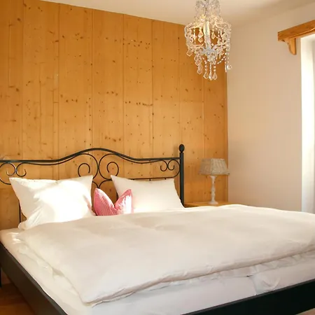 Gaestehaus Alpin Apartamento *